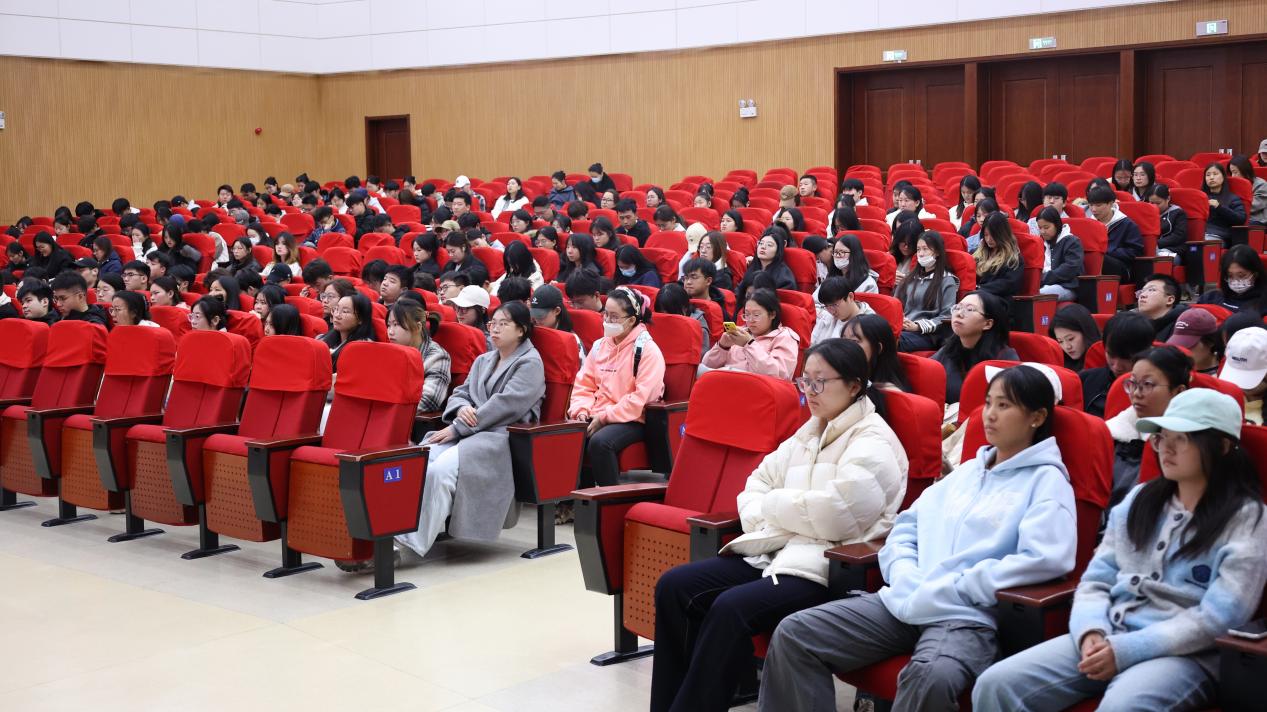 山东外事职业大学成功举办“就业服务进校园”系列活动暨2026届毕业生就业普法讲座